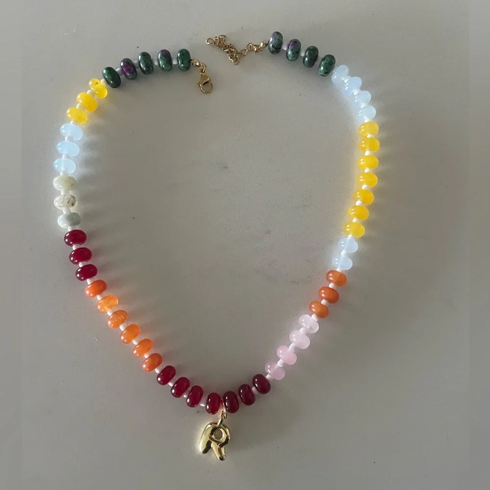 Beaded R necklace - Picture 4 of 4